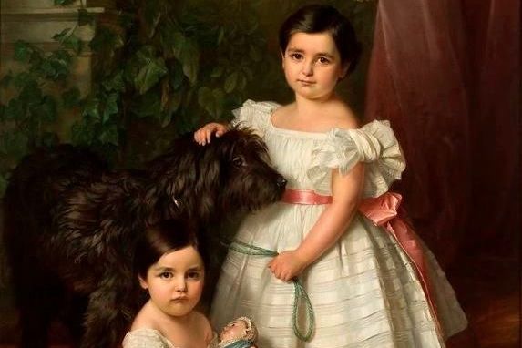 Das Gemälde zeigt zwei Mädchen, etwa 4 und 11 Jahre alt. Sie tragen feinde Kleidchen. Im Hintergrund ist die Mauer eines vornehmen Hauses zu sehen.